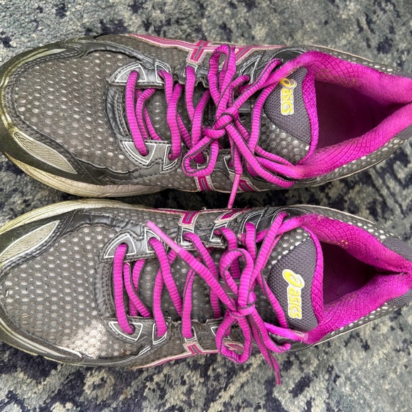 Asics running shoes - Picture 1 of 3